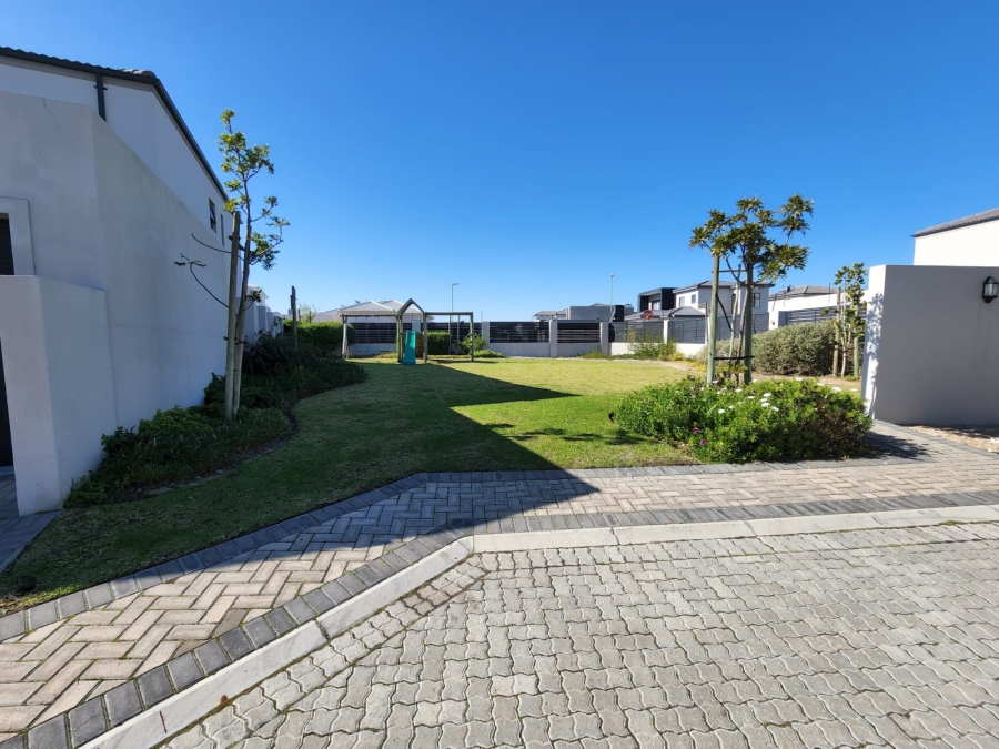 3 Bedroom Property for Sale in Parklands North Western Cape